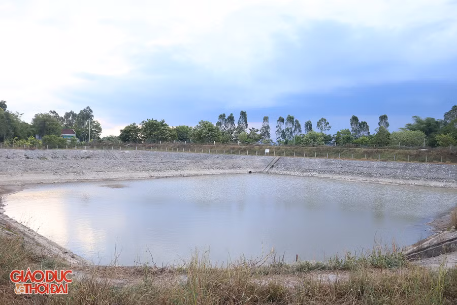 Hồ chứa nước của nhà máy.