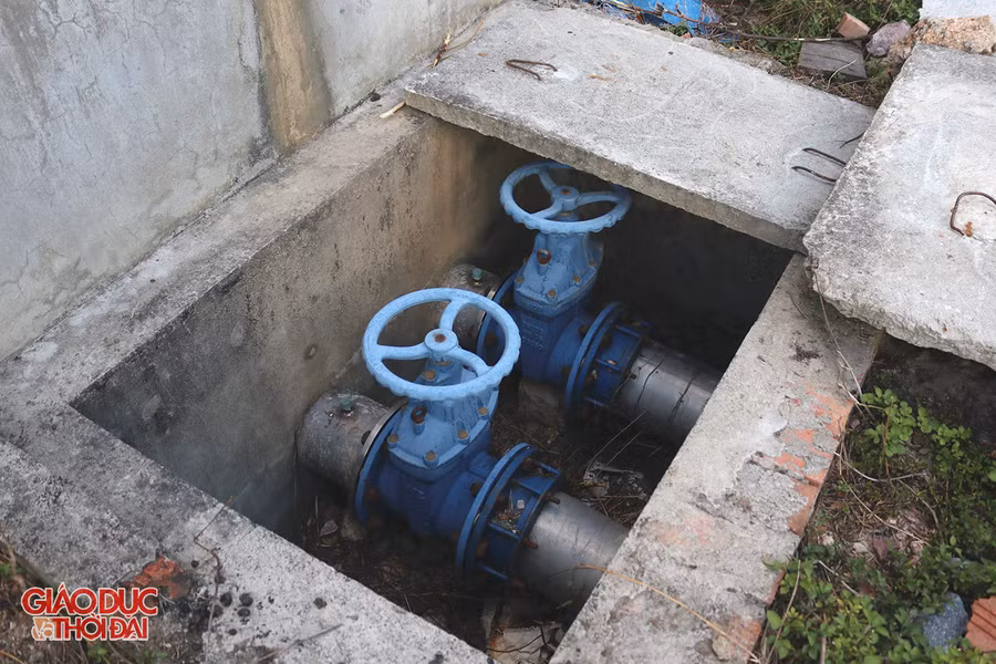 Hệ thống bơm, khóa van nước bị rỉ sét.