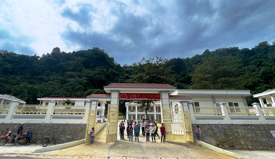 Trường TH&THCS Trung Xuân, huyện vùng biên Quan Sơn (Thanh Hóa) đã hoàn thành đưa vào sử dụng để đón học trò. Ảnh: TL. Trường TH&THCS Trung Xuân, huyện vùng biên Quan Sơn (Thanh Hóa) đã hoàn thành đưa vào sử dụng để đón học trò. Ảnh: TL.