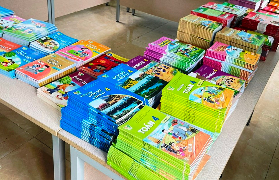 Sách giáo khoa đã được chuẩn bị cho học sinh ở Trường Tiểu học Tam Lư (Quan Sơn, Thanh Hóa). Ảnh: TL. Sách giáo khoa đã được chuẩn bị cho học sinh ở Trường Tiểu học Tam Lư (Quan Sơn, Thanh Hóa). Ảnh: TL.