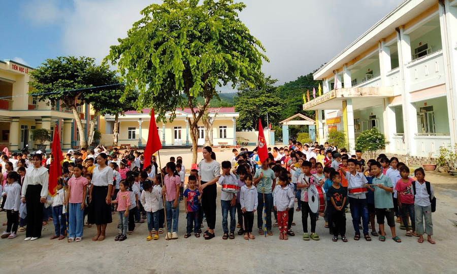 Năm học mới này, cô và trò Trường Tiểu học Tam Lư (Quan Sơn, Thanh Hóa) sẽ được học trong ngôi trường mới đẹp đẽ, hiện đại. Ảnh: TL. Năm học mới này, cô và trò Trường Tiểu học Tam Lư (Quan Sơn, Thanh Hóa) sẽ được học trong ngôi trường mới đẹp đẽ, hiện đại. Ảnh: TL.