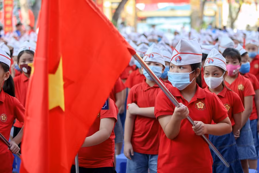 Học sinh trường tiểu học Đan Phượng hân hoan trong Lễ Khai giảng