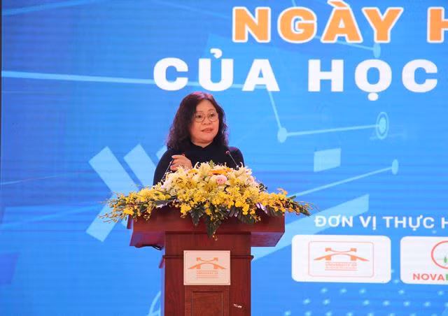 Thứ trưởng Ngô Thị Minh phát biểu tại buổi lễ.