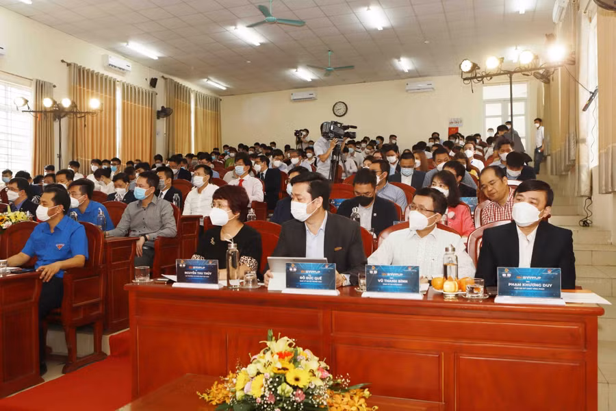 Quang cảnh phiên đối thoại.