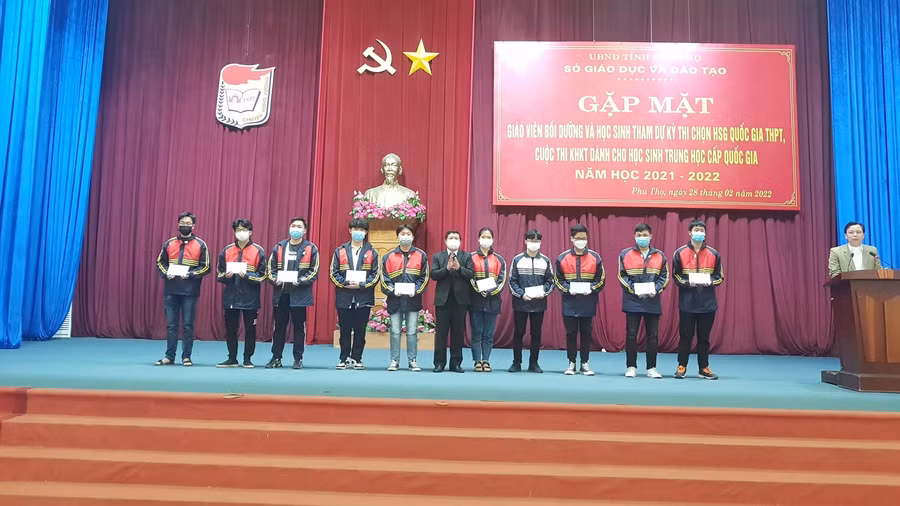 Sở GD&ĐT Phú Thọ gặp mặt các giáo viên, học sinh đội tuyển trước khi kỳ thi diễn ra