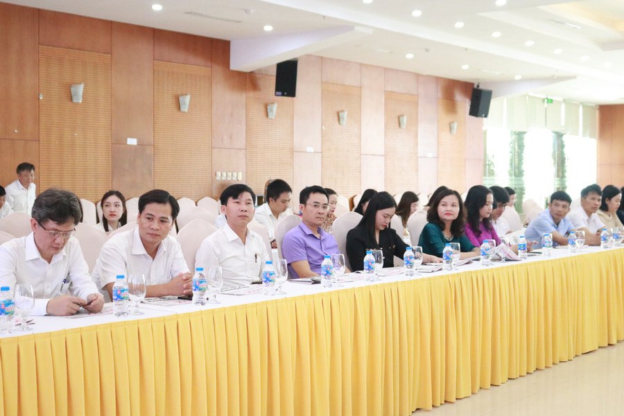 Chương trình nhận được sự quan tâm của nhiều thầy cô giáo đến từ các Phòng GD&amp;ĐT, Sở GD&amp;ĐT 3 tỉnh Thanh Hóa, Nghệ An, Hà Tĩnh.