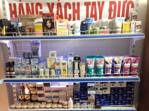 Từ 15/10, bán hàng xách tay có thể bị phạt đến 200 triệu đồng.