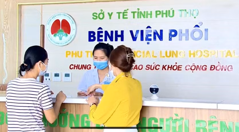 Bệnh viện Phổi tỉnh Phú Thọ là bệnh viện chuyên khoa hạng II, tuyến tỉnh, trực thuộc Sở Y tế tỉnh Phú Thọ, quy mô 200 giường bệnh.