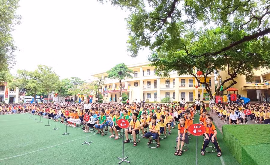 Cảnh quan môi trường sư phạm trường Tiểu học Kim Ngọc: “Sáng - Xanh - Sạch - Đẹp - An toàn”.