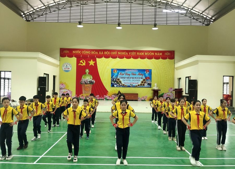 Học sinh Trường Tiểu Minh Tân tích cực tham gia “Hội thi đồng diễn thể dục - Đổi mới giờ thể dục tập thể cho học sinh” chào mừng 93 năm Ngày thành lập Đoàn TNCS Hồ Chí Minh (26/3/1931 – 26/3/2024).