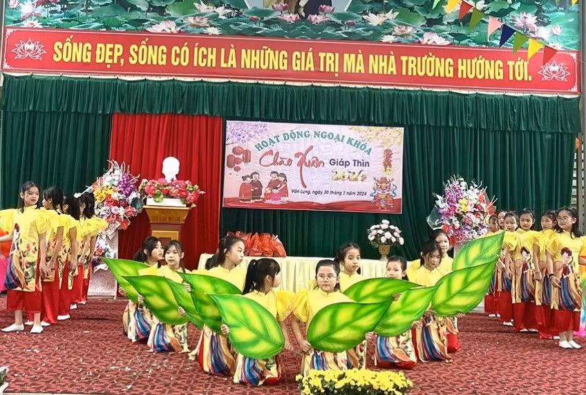 Đặc sắc hoạt động ngoại khóa "Chào xuân Giáp Thìn 2024" ở trường Tiểu học Văn Lung.