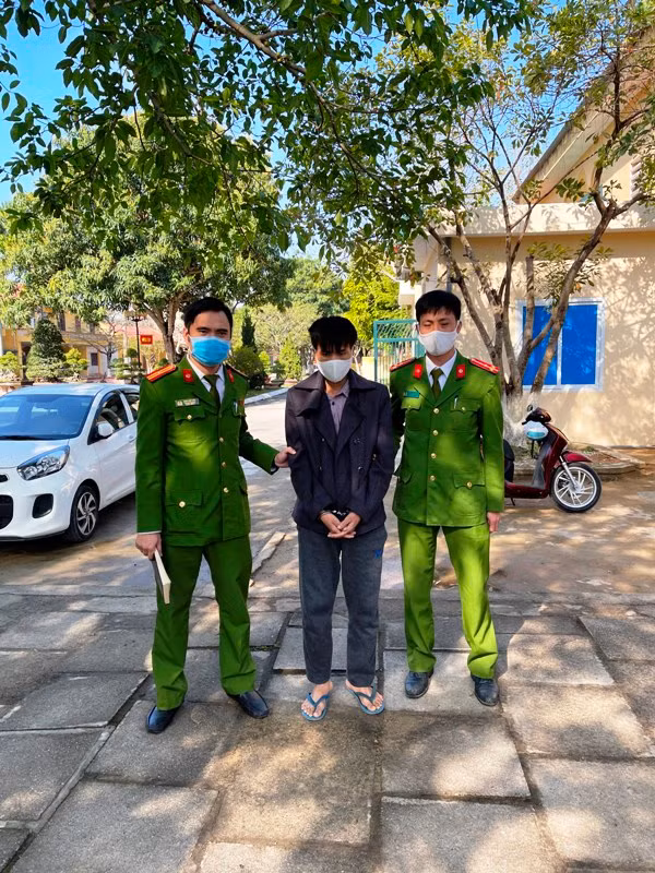 Nghi phạm Sùng A Tông bị Công an bắt giữ. Ảnh: Công an Thanh Hóa cung cấp.