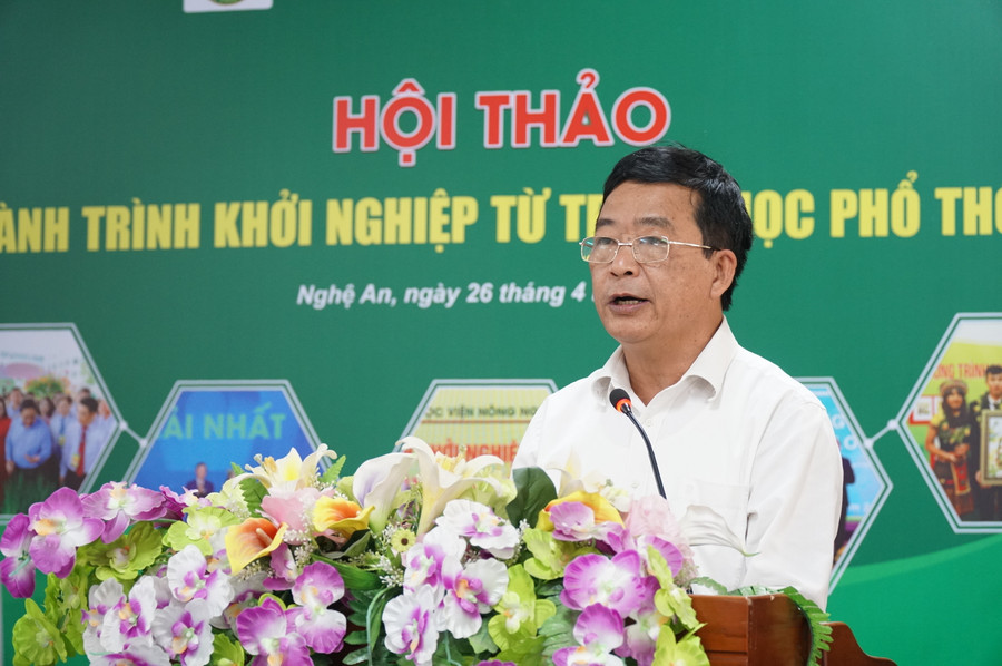 Ông Võ Văn Mai - Phó Giám đốc Sở GD&ĐT Nghệ An phát biểu tại hội thảo Hành trình khởi nghiệp. Ảnh: Hồ Lài. Ông Võ Văn Mai - Phó Giám đốc Sở GD&ĐT Nghệ An phát biểu tại hội thảo Hành trình khởi nghiệp. Ảnh: Hồ Lài.