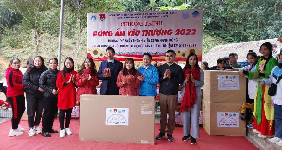 Các trường học trên địa bàn tiếp tục nhận được sự quan tâm, ủng hộ nhằm đẩy mạnh ứng dụng CNTT trong dạy và học.