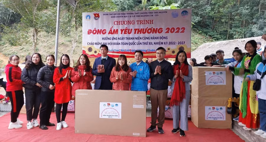 Các trường học trên địa bàn tiếp tục nhận được sự quan tâm, ủng hộ nhằm đẩy mạnh ứng dụng CNTT trong dạy và học.