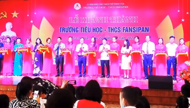 Lễ cắt băng khánh thành Trường Tiểu học và THCS Fansipan (TP.Thanh Hóa).