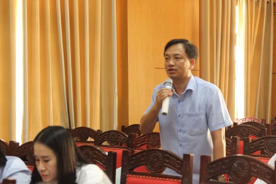 Nhà báo đặt câu hỏi cho Sở GD&ĐT