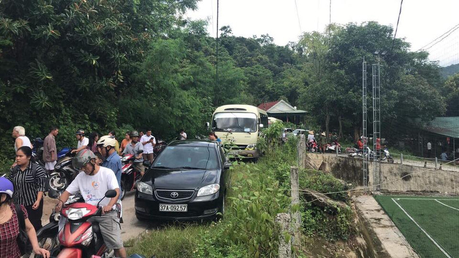 Tại xã Tam Quang, huyện Tương Dương nhiều người hoang mang vì tin đồn vỡ hồ thủy điện Bản Vẽ Tại xã Tam Quang, huyện Tương Dương nhiều người hoang mang vì tin đồn vỡ hồ thủy điện Bản Vẽ