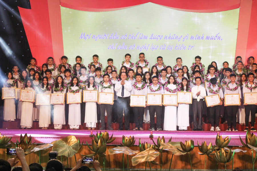 Nghệ An có 89 học sinh đạt giải quốc gia các môn văn hóa và 9 dự án đạt giải KHKT quốc gia Nghệ An có 89 học sinh đạt giải quốc gia các môn văn hóa và 9 dự án đạt giải KHKT quốc gia