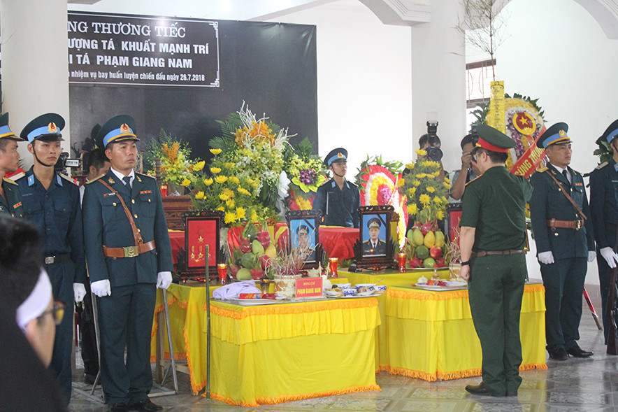 Lễ viếng và truy điệu 2 phi công Thượng tá Khuất Mạnh Trí và Đại tá Phạm Giang Nam