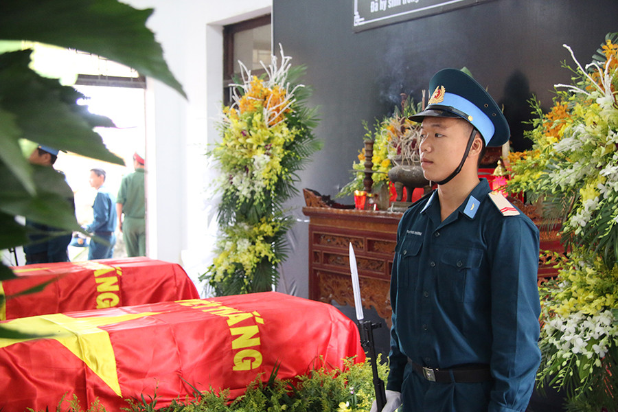 Lễ viếng và truy điệu 2 liệt sỹ theo nghi thức Lễ tang Quân đội nhân dân Việt Nam