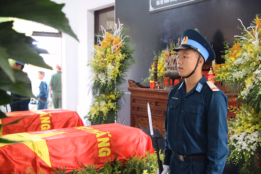 Lễ viếng và truy điệu 2 liệt sỹ theo nghi thức Lễ tang Quân đội nhân dân Việt Nam