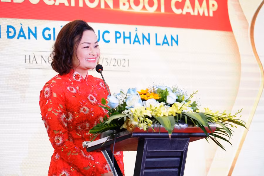 Bà Phạm Thị Lam - Chủ tịch Hội đồng quản trị kiêm Tổng Giám đốc Công ty CPGD Tân Thời Đại