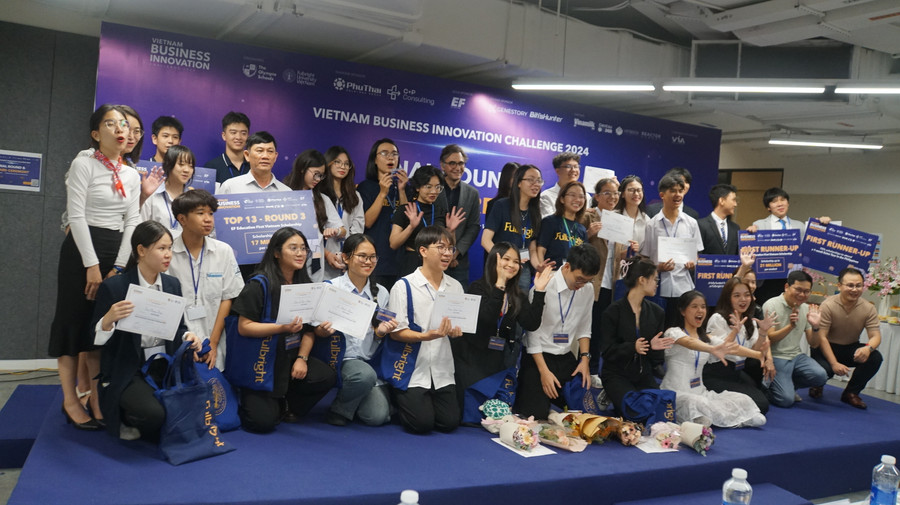 Các đội giành thành tích cao tại vòng chung kết. Ảnh: Mạnh Tùng