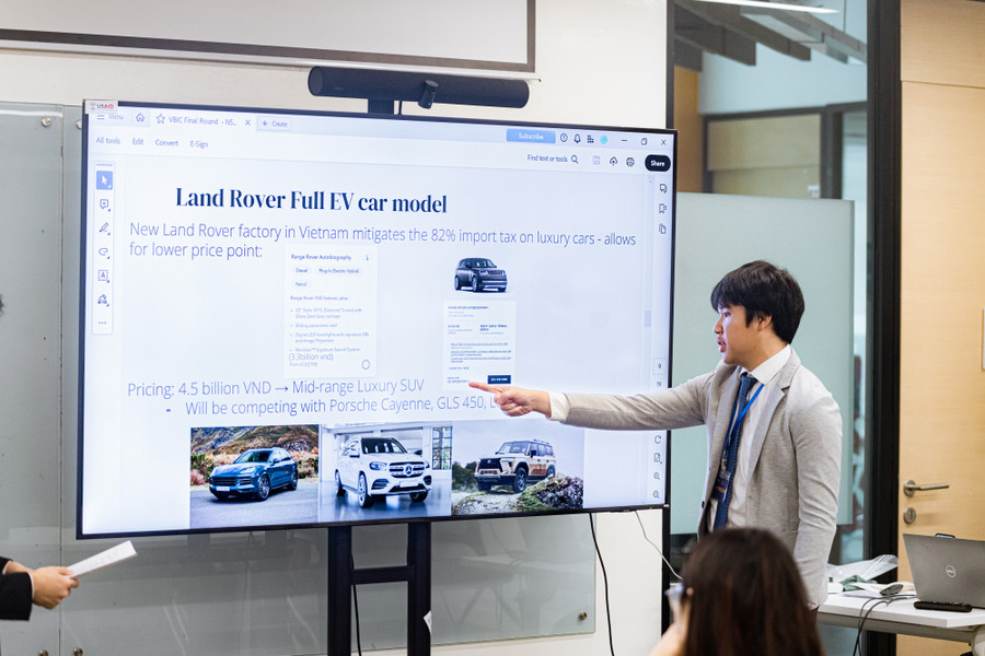 Các nhóm có thể sử dụng bất kỳ thông tin hoặc dữ liệu nào khác có sẵn ngoài những gì đã được cung cấp trong đề bài. Ảnh: VBIC.