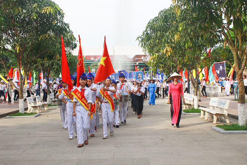 Lễ hội Làng Sen được tổ chức cấp tỉnh mỗi năm một lần và cấp quốc gia 5 năm một lần