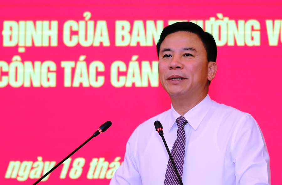 Bí thư Tỉnh ủy Thanh Hóa Đỗ Trọng Hưng phát biểu tại hội nghị. Ảnh: Minh Hiếu.