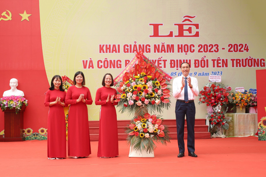 Từ năm học 2023-2024, Trường THCS Lâm Thao chính thức được đổi tên thành Trường THCS Vũ Duệ.