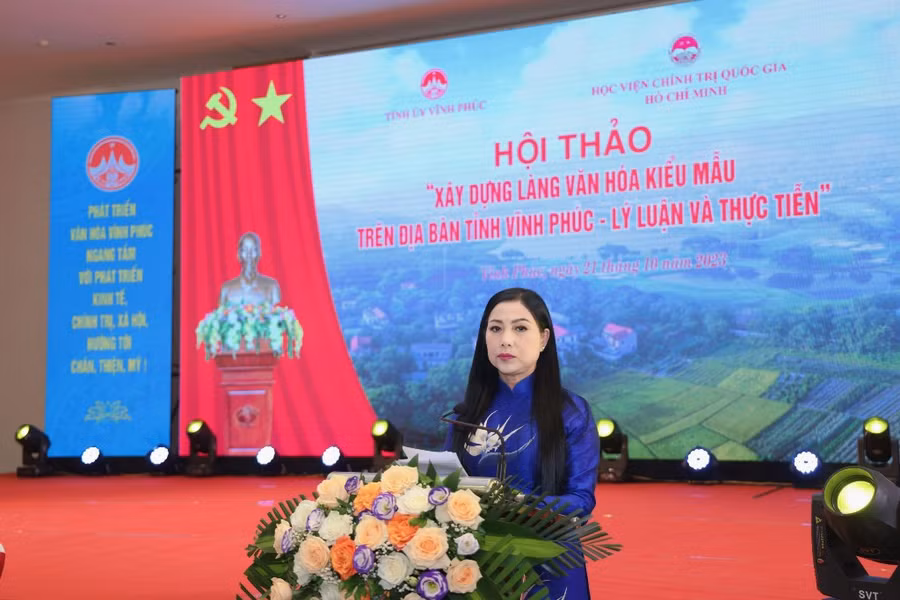 Bí thư Tỉnh ủy Vĩnh Phúc Hoàng Thị Thúy Lan kết luận hội thảo. Bí thư Tỉnh ủy Vĩnh Phúc Hoàng Thị Thúy Lan kết luận hội thảo.