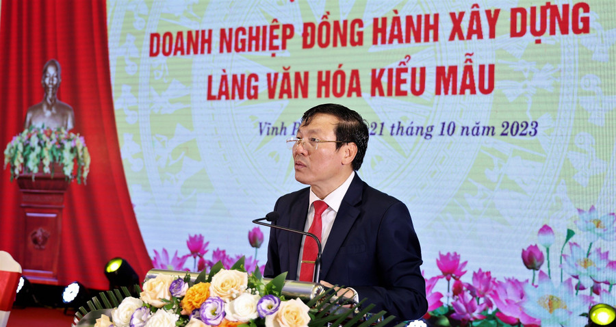 Ông Lê Duy Thành - Chủ tịch UBND tỉnh Vĩnh Phúc phát biểu tại hội nghị. Ông Lê Duy Thành - Chủ tịch UBND tỉnh Vĩnh Phúc phát biểu tại hội nghị.