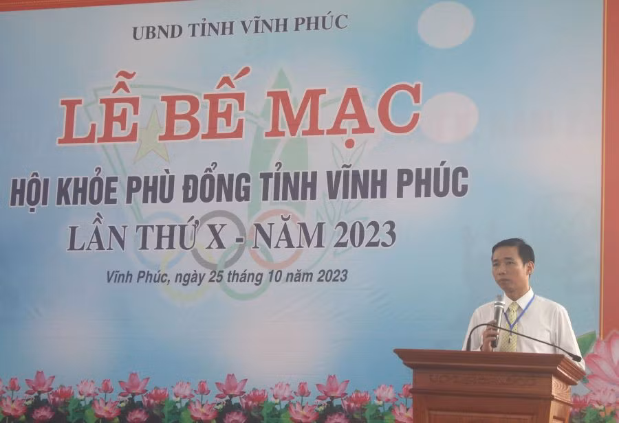 Ông Hoàng Minh Tuấn - Trưởng phòng GDPT, Sở GDĐT tỉnh Vĩnh Phúc phát biểu tại lễ bế mạc.