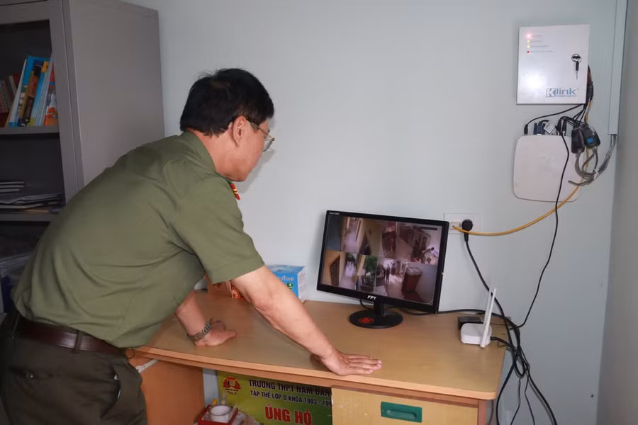 Tại tất cả các điểm thi đều phải lắp đặt camera giám sát ở phòng lưu trữ đề thi và bài thi.