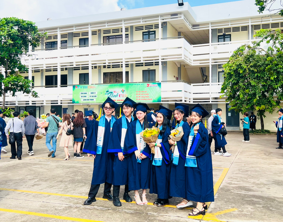 Tân kỹ sư, cử nhân Trường ĐH Giao thông Vận tải TPHCM. Ảnh: NTCC