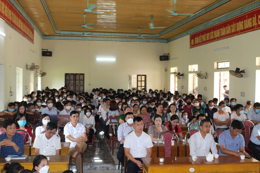 Chương trình ngoại khóa với chuyên đề “Phòng, chống đuối nước” thu hút hàng trăm HS Trường THCS Thiệu Duy tham gia.