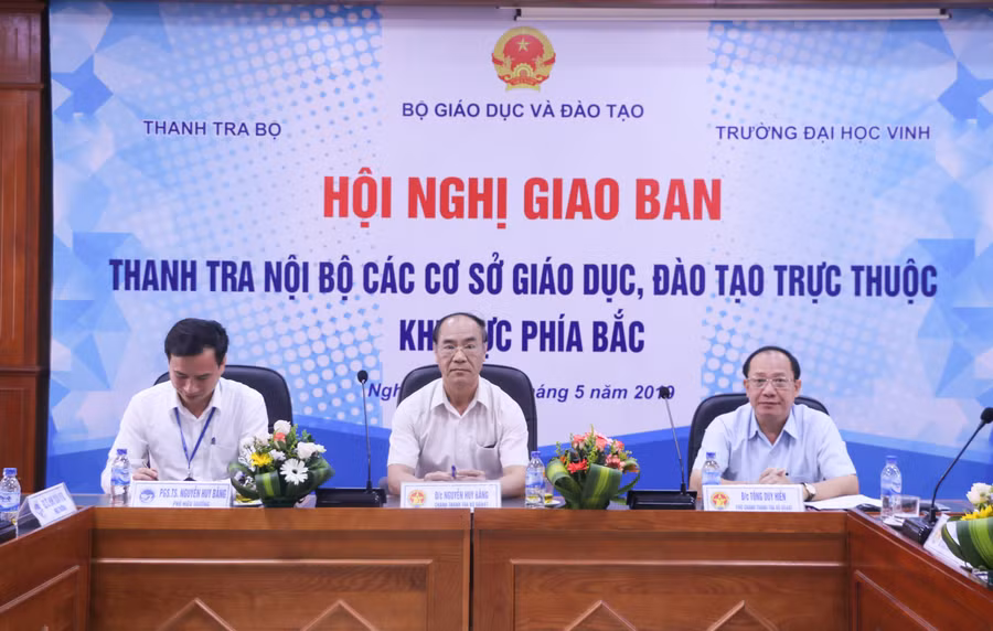 Ông Nguyễn Huy Bằng, Chánh Thanh tra Bộ GD&ĐT chủ trì Hội nghị