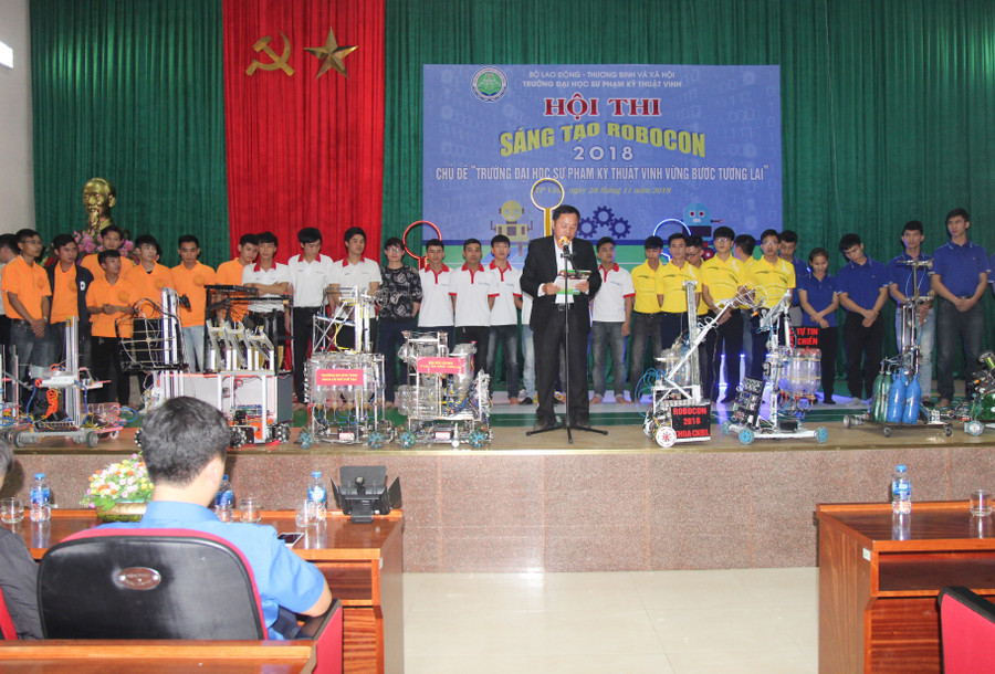 Kịch tính thi đấu Robocon ảnh 1 Kịch tính thi đấu Robocon ảnh 1