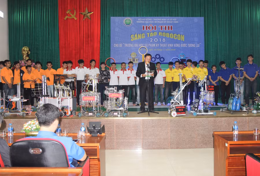 Kịch tính thi đấu Robocon ảnh 1