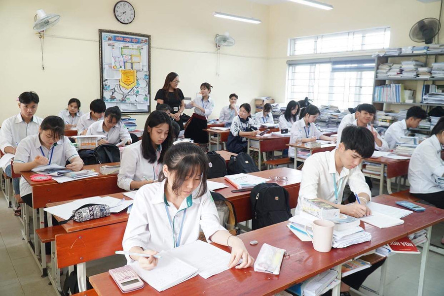 Trường Phổ thông DTNT THPT số 2 Nghệ An giao chất lượng dạy học, ôn thi tốt nghiệp đến từng giáo viên. Ảnh: Hồ Lài. Trường Phổ thông DTNT THPT số 2 Nghệ An giao chất lượng dạy học, ôn thi tốt nghiệp đến từng giáo viên. Ảnh: Hồ Lài.