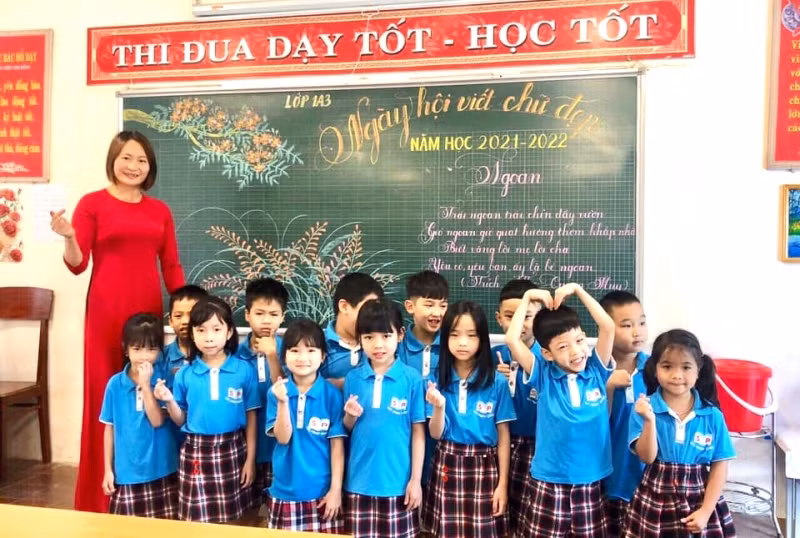 Giờ ngoại khóa của cô và trò Trường TH Supe