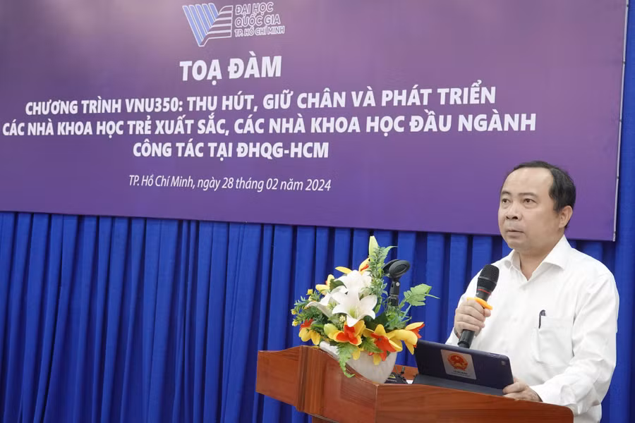PGS.TS Vũ Hải Quân, Giám đốc Đại học Quốc gia TPHCM nêu 3 nhân tố quan trọng để thu hút nhà khoa học. Ảnh: HCMIU