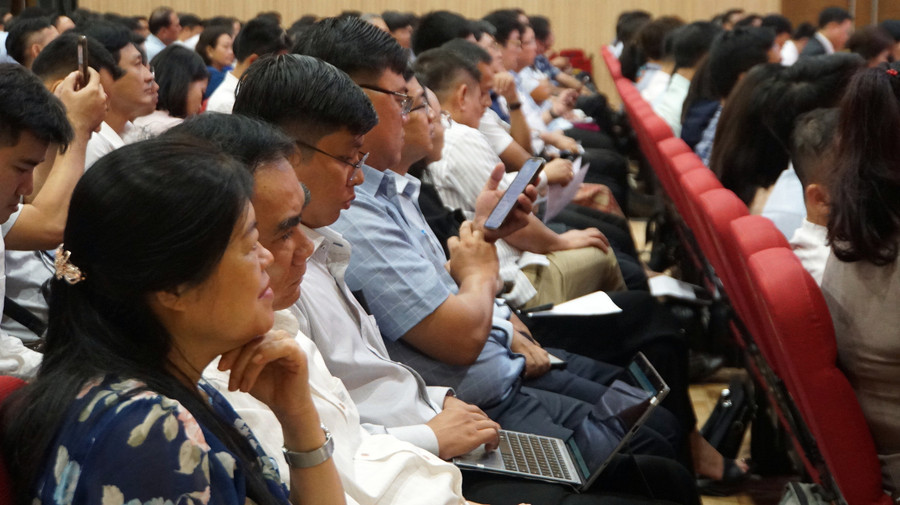 Các đại biểu dự hội nghị diễn ra tại Trường Đại học Văn Lang trong 2 ngày 27 và 28/7. Ảnh: Mạnh Tùng. Các đại biểu dự hội nghị diễn ra tại Trường Đại học Văn Lang trong 2 ngày 27 và 28/7. Ảnh: Mạnh Tùng.
