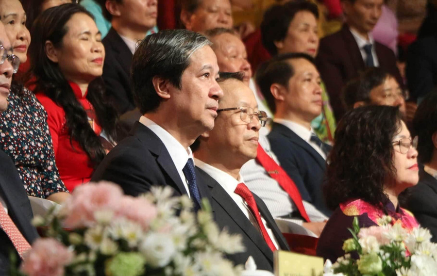 Các đại biểu tham dự chương trình. Các đại biểu tham dự chương trình.
