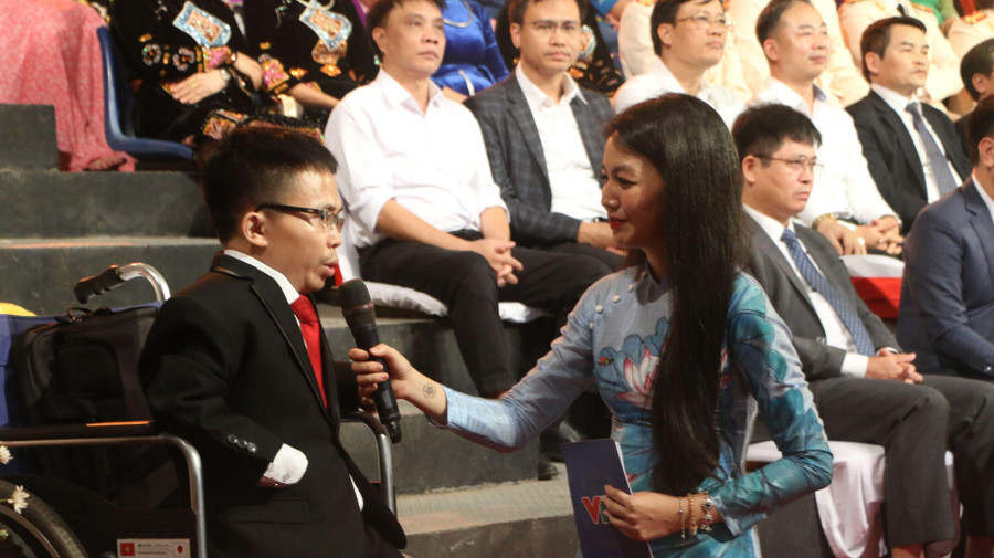 'Thay lời tri ân' năm 2022 với chủ đề Cây đời trăm năm ảnh 41 'Thay lời tri ân' năm 2022 với chủ đề Cây đời trăm năm ảnh 41