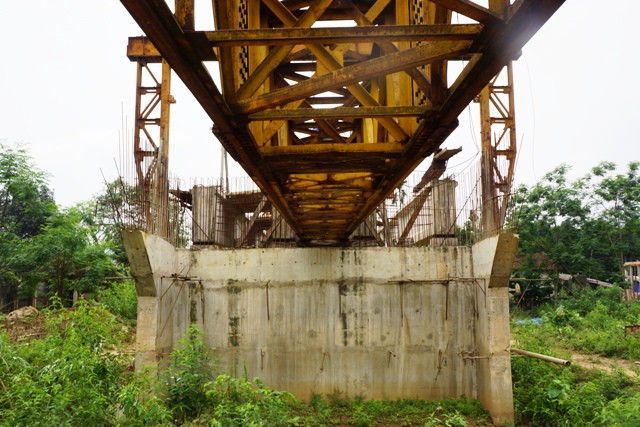 Cốt thép đã có biểu hiện hoen rỉ do thời gian kéo dài