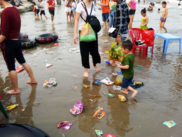 Chỗ nào cũng thấy rác