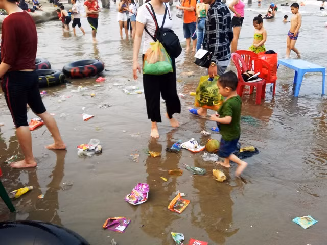 Chỗ nào cũng thấy rác